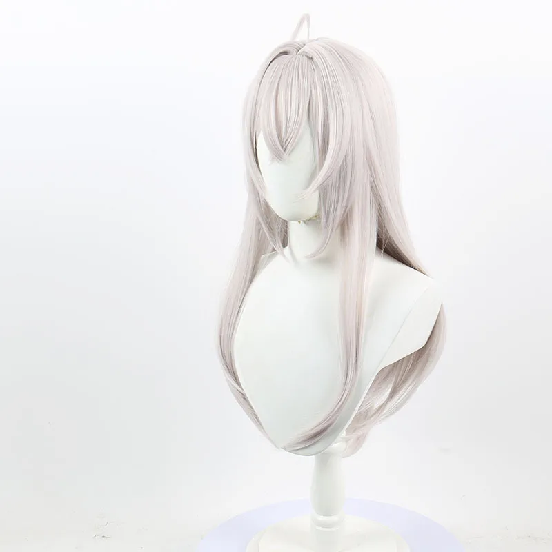 أرتدي زميل الدراسة إيلي شعر مستعارًا كوسبلايً ويلهمس في بعض الأحيان باللغة الروسية لتغطية إحراجها #1