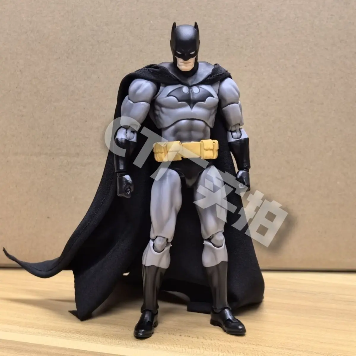 CT Toys Hush Batman Mafex 126 Figurka Batman Figurki Akcji DC Liga Sprawiedliwości Hush Figurka Zabawka Kolekcjonerska Mroczny Rycerz Prezent