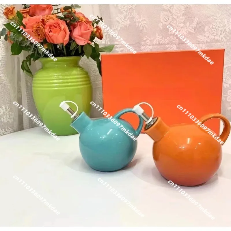 Cool color oil pot. Ceramic spice pot two-piece gift box. Creative spice jar for kitchen home