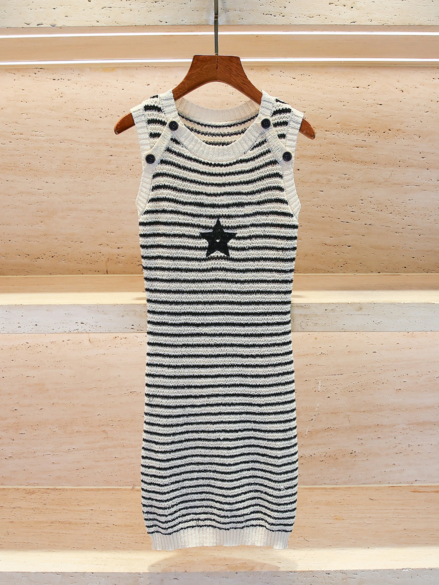 

Элитный женский вязаный жилет в полоску Dr Autumn 2025 для повседневной носки, с завышенной талией, приталенный крой, китайское производство