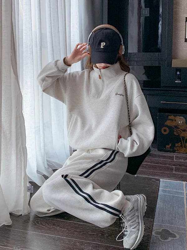 

Модный легкий повседневный спортивный костюм для женщин, весна 2025: худи с длинным рукавом и брюки, в стиле колледж, омолаживающий, маленький размер