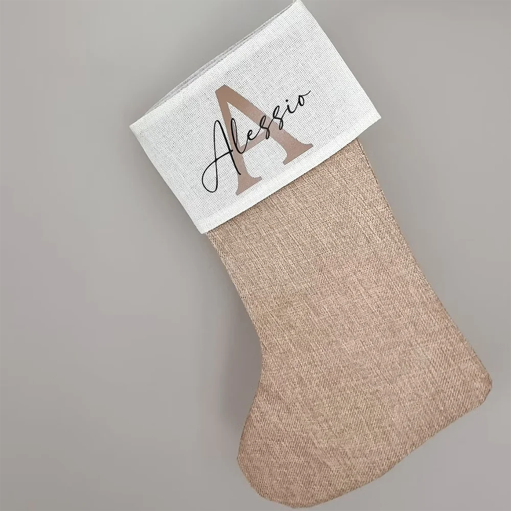 جوارب سانتا المخصصة مع الاسم والحروف لملء الجورب من سانتا هدية سانتا المخصصة لتزيين شجرة عيد الميلاد