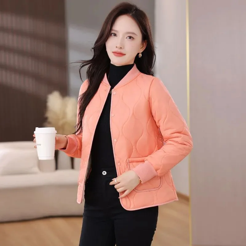 2025 nuevo abrigo de algodón para mujer moda Otoño Invierno chaquetas señoras corto añadido terciopelo grueso mantener caliente prendas de vestir exteriores Tops
