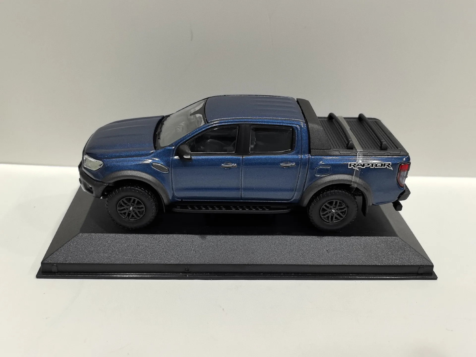 ダイキャストコーギー 1/43 スケールフォードレンジャーラプター合金車モデルグッズおもちゃギフトお土産ディスプレイ飾り