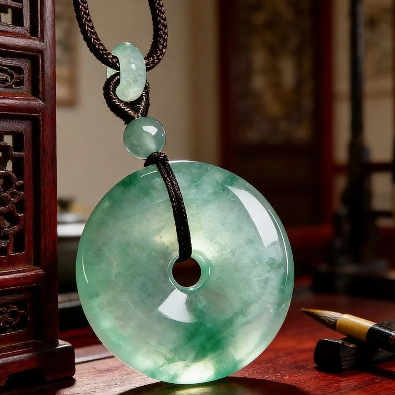 

New High-ice Safety Buckle Pendant, Classic Simple and Versatile Jade Pendant