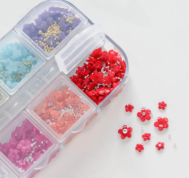 12-Fach Gemischtes Blumen-Nagelcharms-Set, 12-Farbige Gold-, Silber-Stahlkugeln & Strasssteine, DIY Nagelkunst-Dekorationen, Professionell – Detail 3