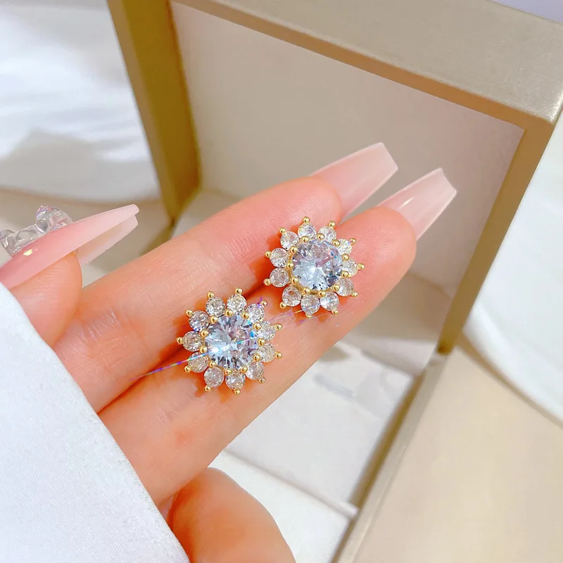 Lucky99 Shiny Crystal CZ Sunflower Stud Earrings For Women 2024 Elegant Temperament OL Style Flower Earring Gold Color Jewelry