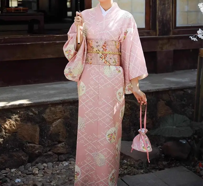kimono-tradizionale-giapponese-per-donne-vestito-yukata-quotidiano-con-stampa-vintage-rosa-giovane