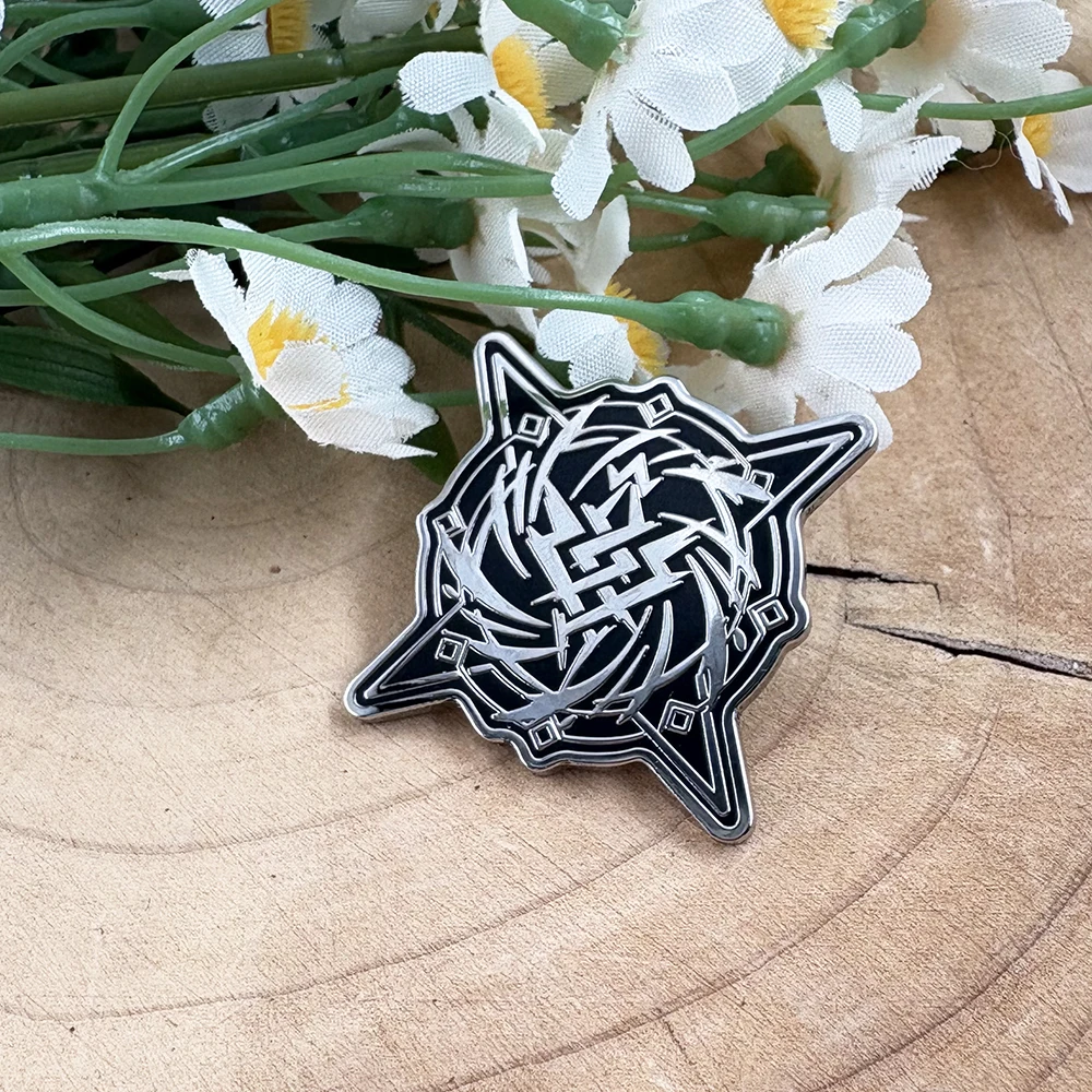 الأدب Yuewen سيد الألغاز المينا بروش روايات الخيال قارة غامضة شعار مقدس العاصفة الكنيسة هدية شارة دبوس