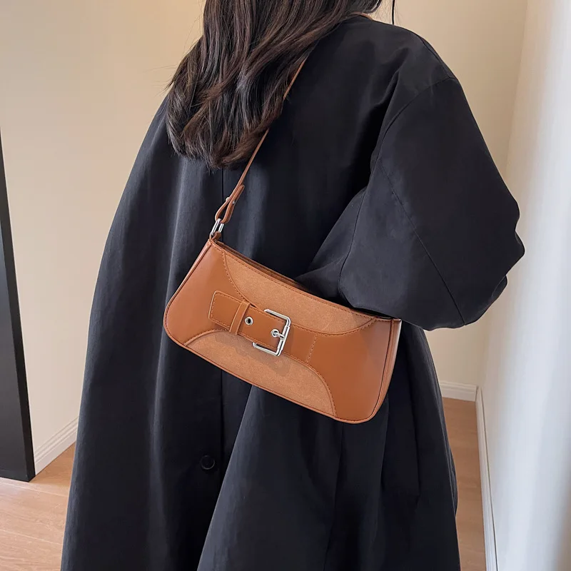 2023 Winter Female Simple Small Retro Crossbody Bags Belt Buckle New Design Leather Small Shoulder Bags For Women Handbags
