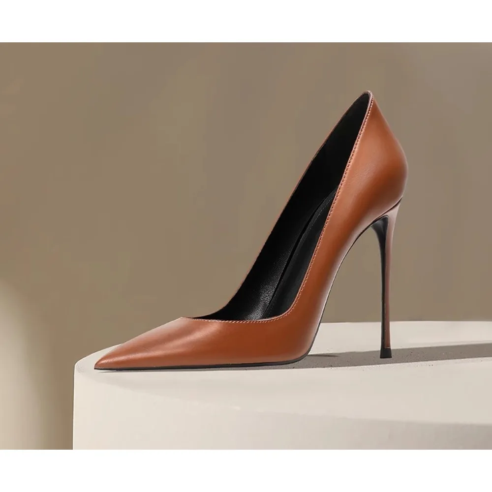 أحذية نسائية جديدة لعام 2025 بكعب عالٍ باللون الأخضر الداكن بمقدمة مدببة أحذية نسائية من الجلد الطبيعي بكعب ستيليتو #6