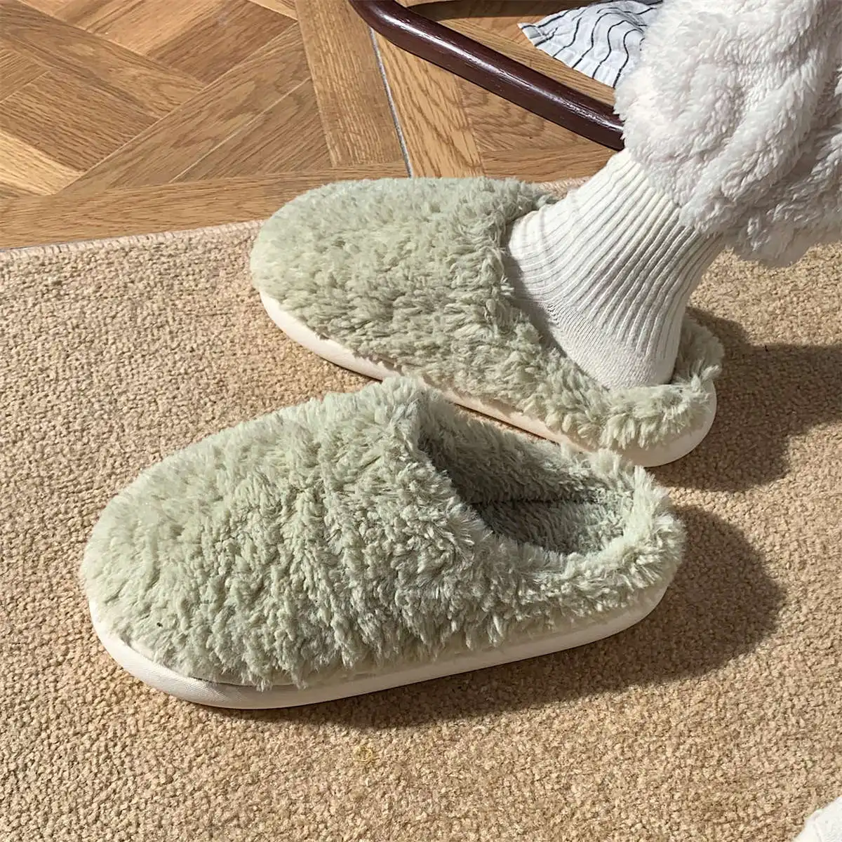 Solid Color Home Slippers Women Girls Cute Fluffy Winter Warm Plush Indoor Flats Bedroom Slides Casual Female Furry Shoes