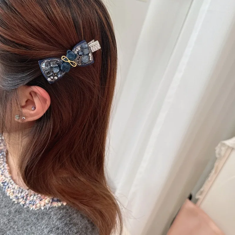 

Luxury Blue Bear Bow Hair Clips Rhinestone Embellished Side Fringe Fashion Barrettes High-End Duckbill Clip Hair Accessories