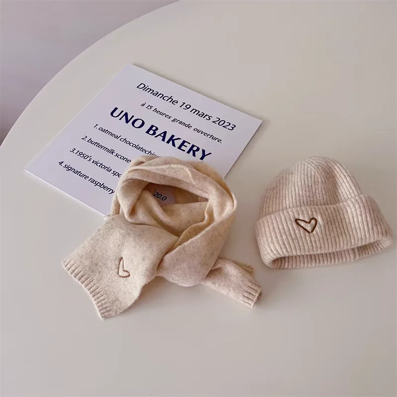 Children\'s hat scarf two-piece set Korean version baby set warm autumn and winter boys and girls baby knitted hat winter