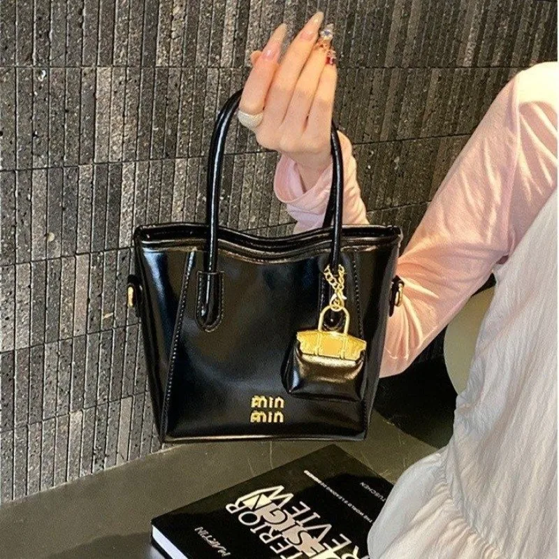

Unique Textured Leather Diaper Bag Fashionable Large Capacity Tote For Women Designer Crossbody Purse
