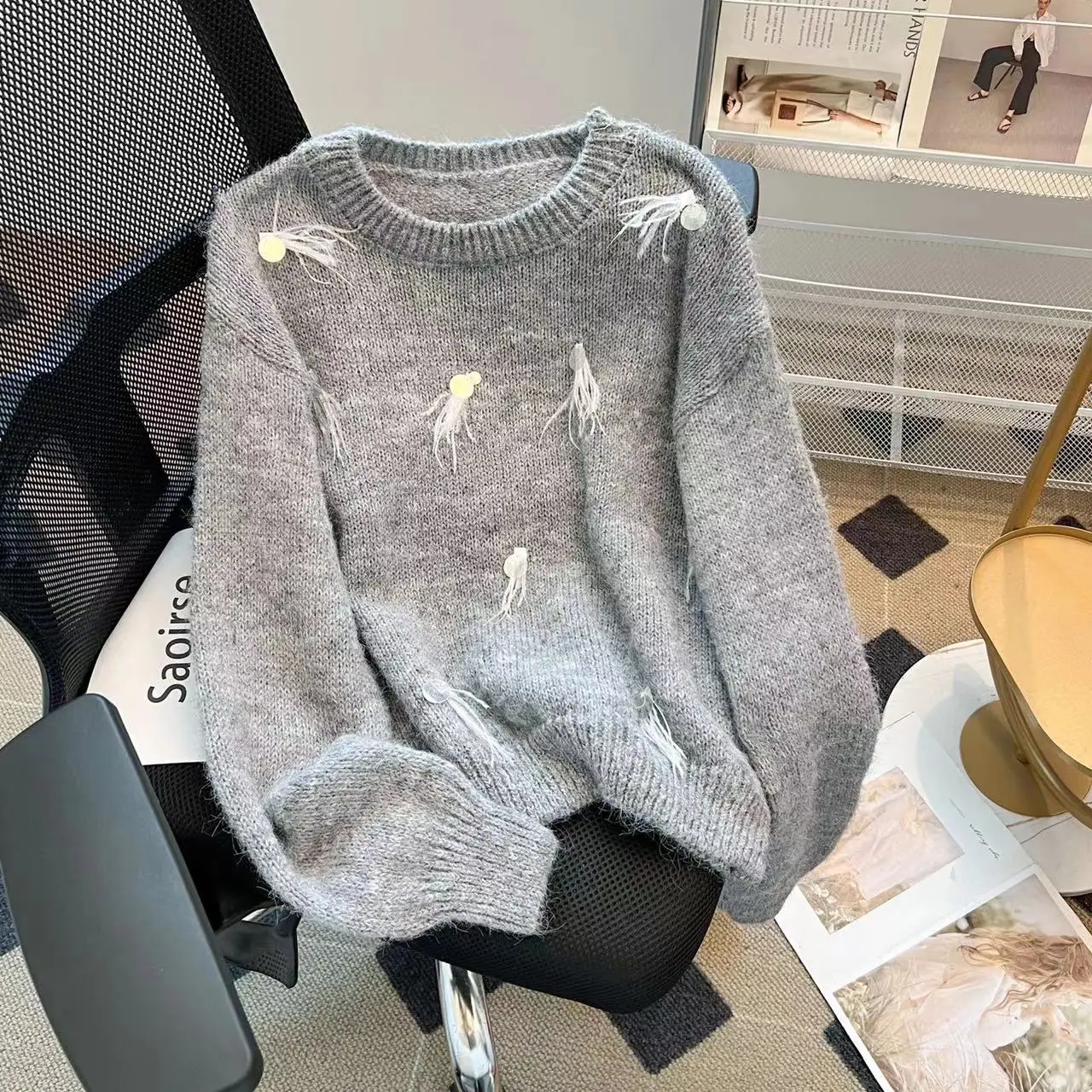 Autumn and Winter Heavy Industry Sweaters Niche Round Neck Sweet Craft Sequins Temperament Long Sleeved Thickened Knitwear