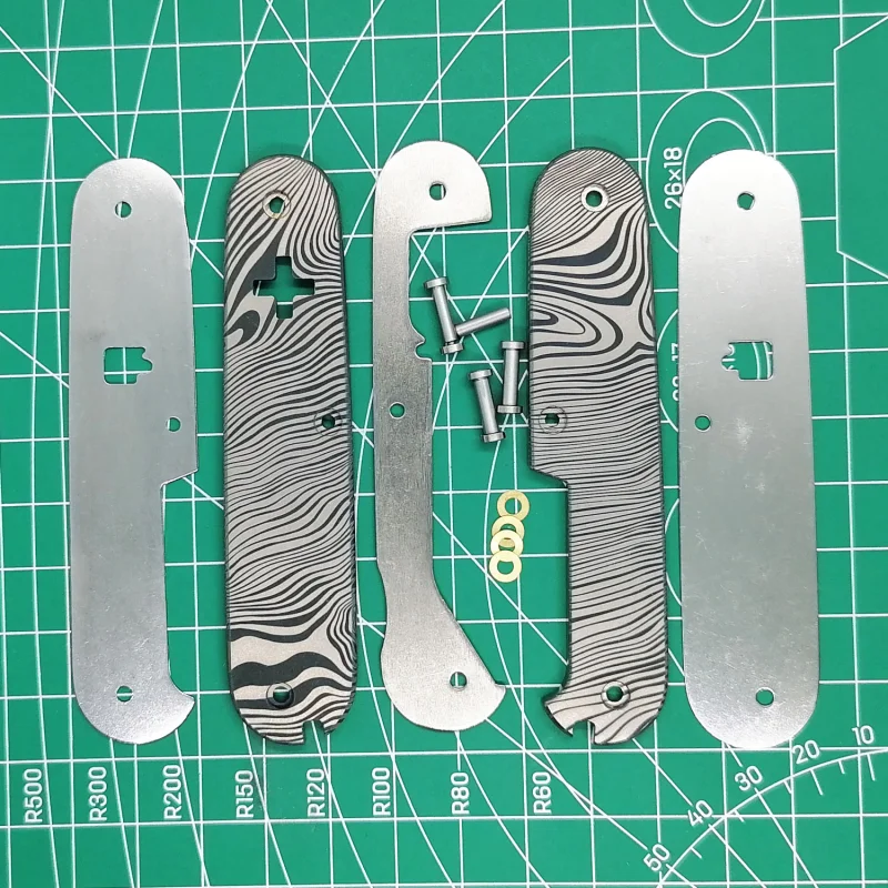 

1 Set Scales With Tweezer Corkscrew cut-out for 91mm Victorinox Swiss Army