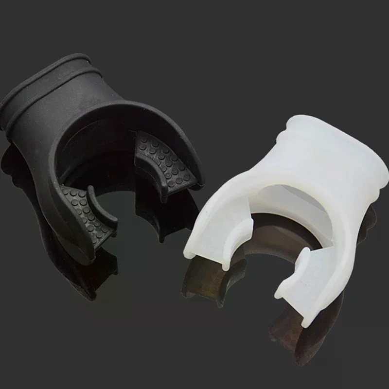 أخصائي الغطس: مجموعة قطع الفم والغوص من السيليكون للمياه.