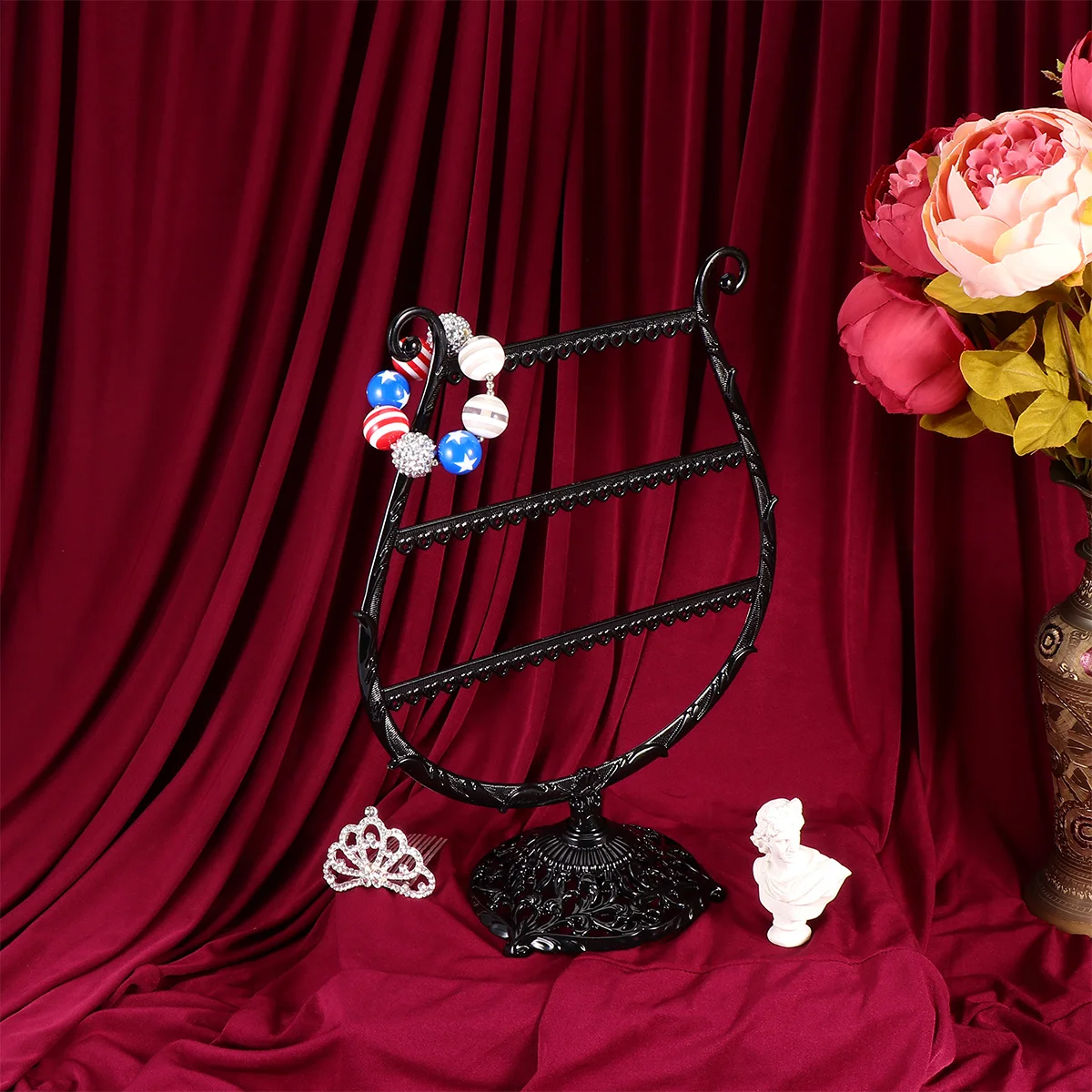 

1 шт., стеллаж для выставки товаров для сережек, железная полая подставка для ювелирных изделий в форме бокала для вина, полка для хранения сережек, домашняя прикроватная тумбочка, черный цвет
