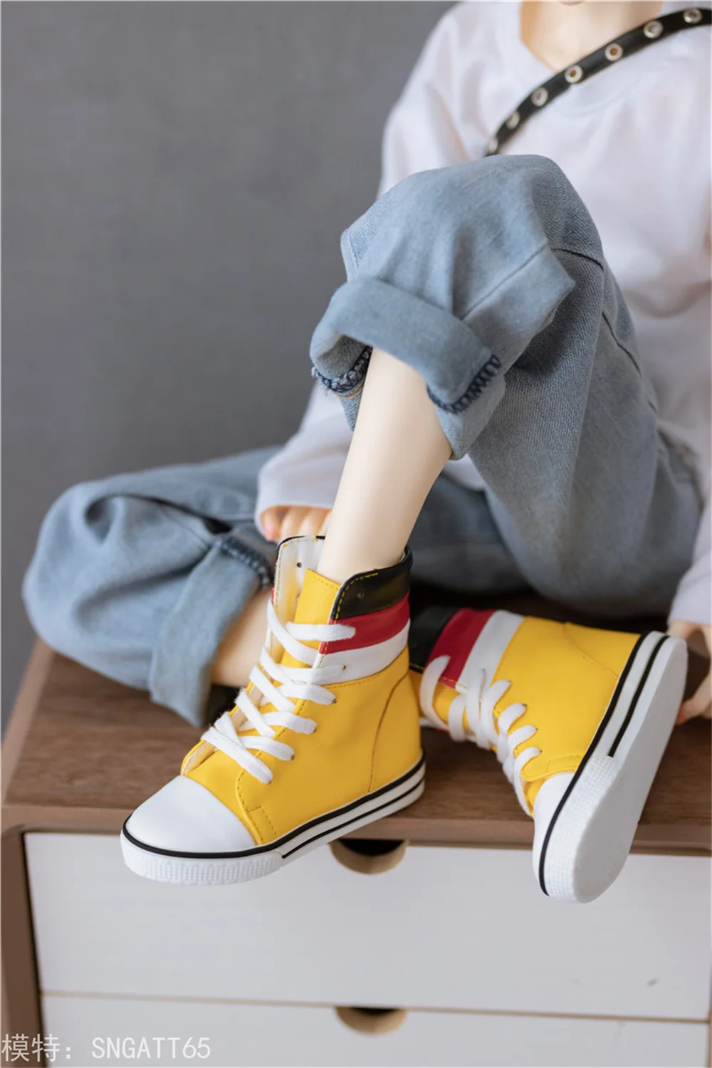 

BJD SD doll with mini shoes 1/3 1/4 Uncle size casual shoes board shoes black three stripes sport shoes doll accessories for men