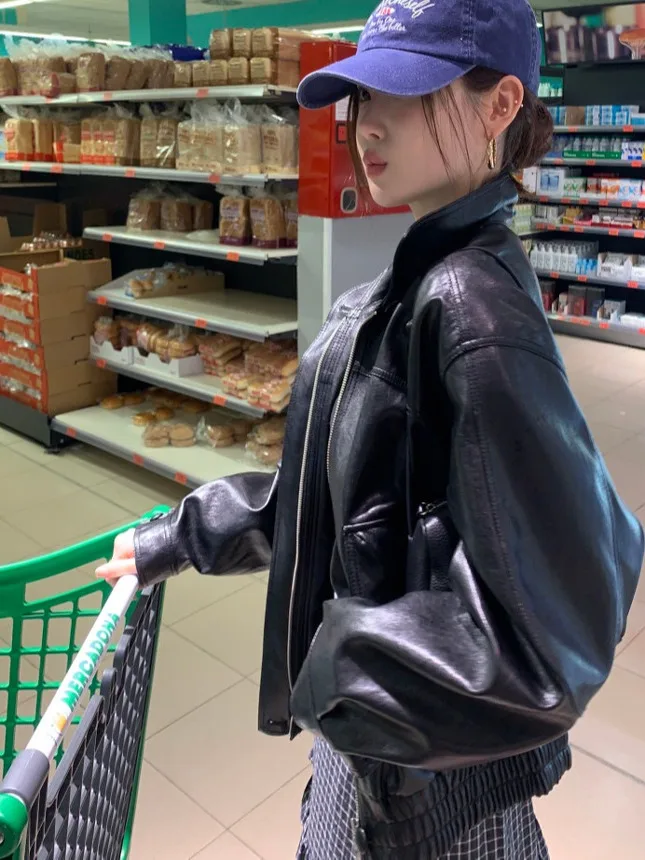 Retro Patchwork PU Leather Jaet Women's ort Sle Bla Faionable Spring 2025 Commute Wind Loose Fit Long Sve Zipper