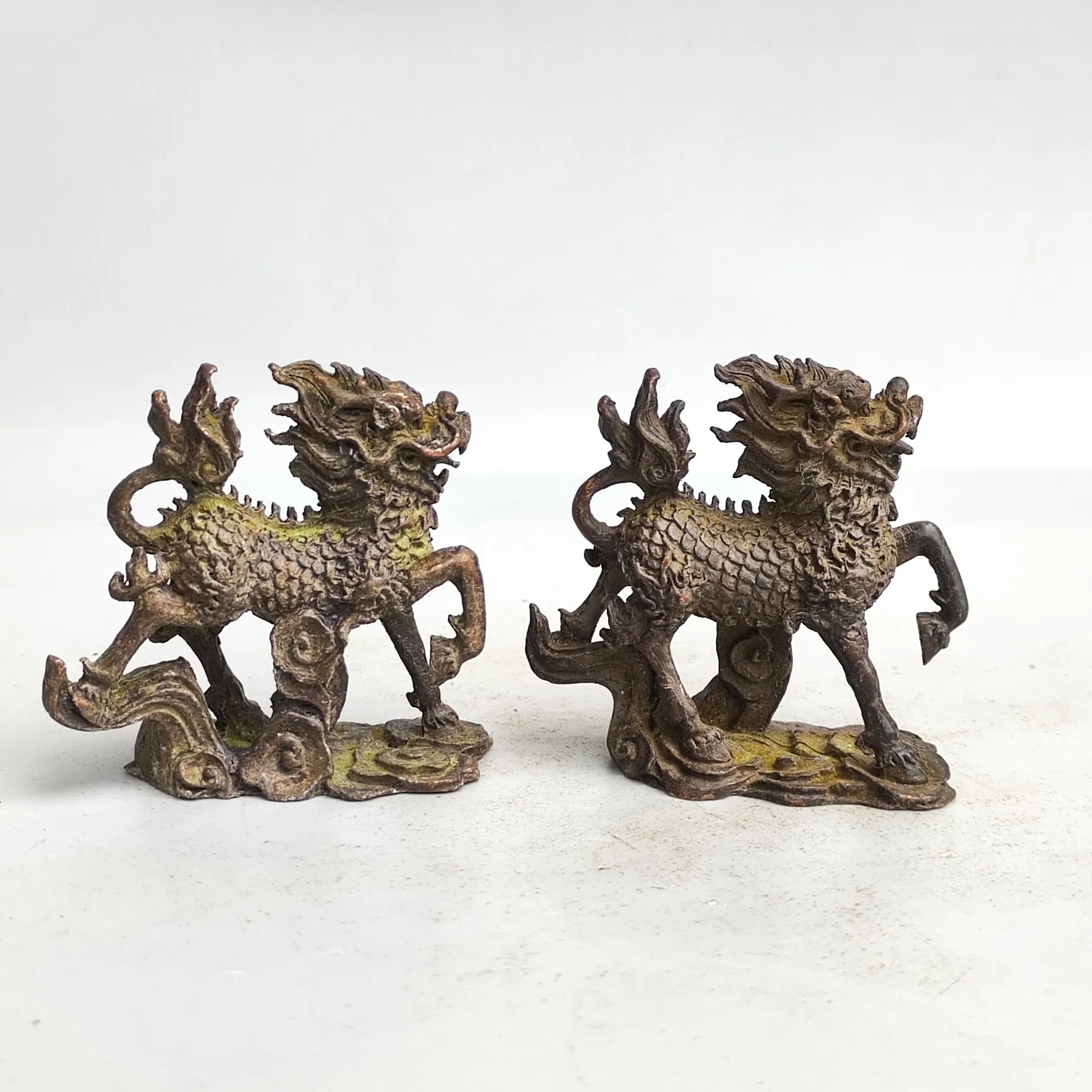 2 Pack Miniature Metal Dragon Statue Dinosaur Sculpture Bronze Unicorn Feng Shui Ornament Animal Garden Home Decor Figurines