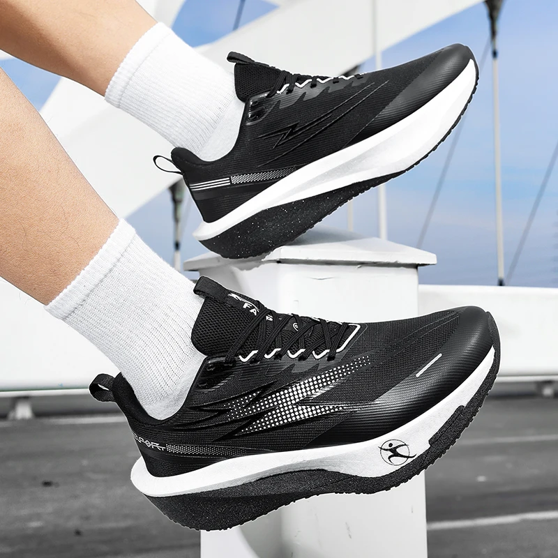 Men's outdoor four seasons casual sneakers light breathable soft-sole speed running shoes fashion students racing sports shoes