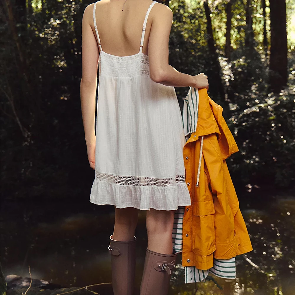 เดรสสั้นสไตล์เรโทรเซ็กซี่ แต่งลูกไม้ สายเดี่ยว คอกลม ทรงหลวม ผ้าพลิ้ว โชว์หลัง สไตล์โบฮีเมียน