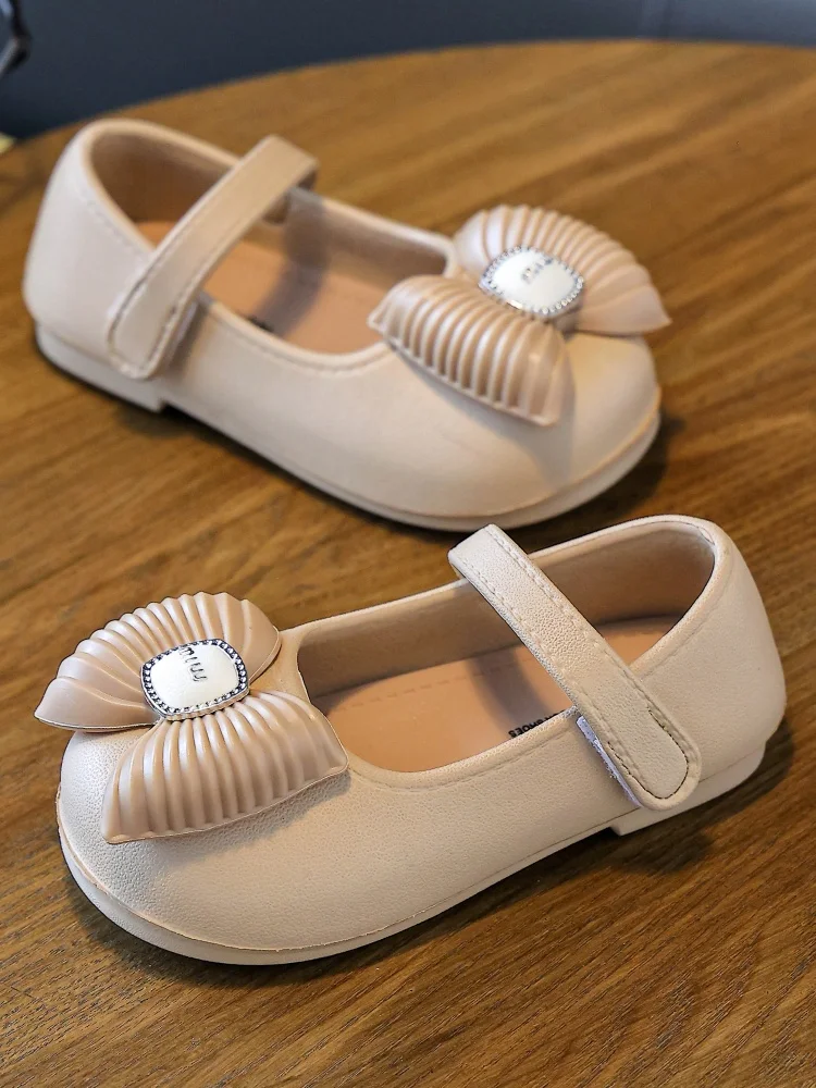 

2025 new sandals, spring and summer, new girls' soft soles, casual and versatile spring and autumn fragrant princess shoes