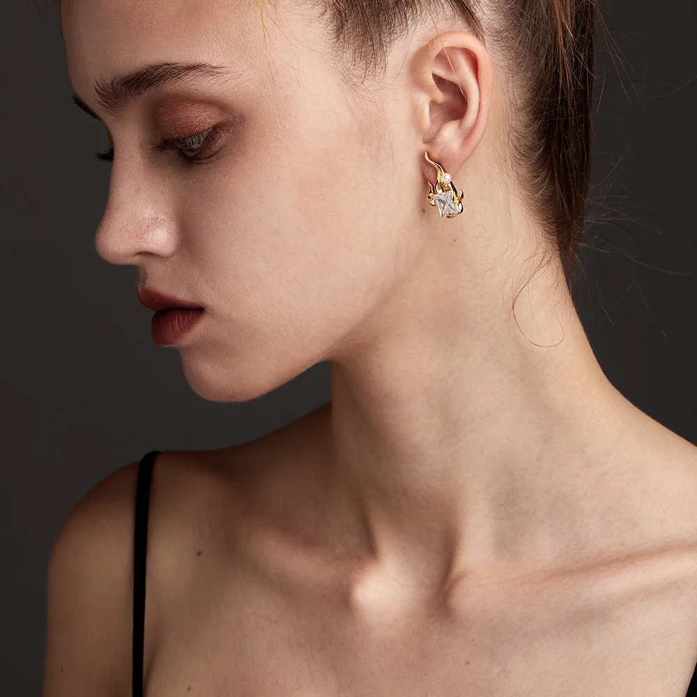 

ENFASHION Flame Zircon Earrings For Women Gold Color Stud Earings 2021 Piercing Fashion Jewelry Wedding Pendientes E211290