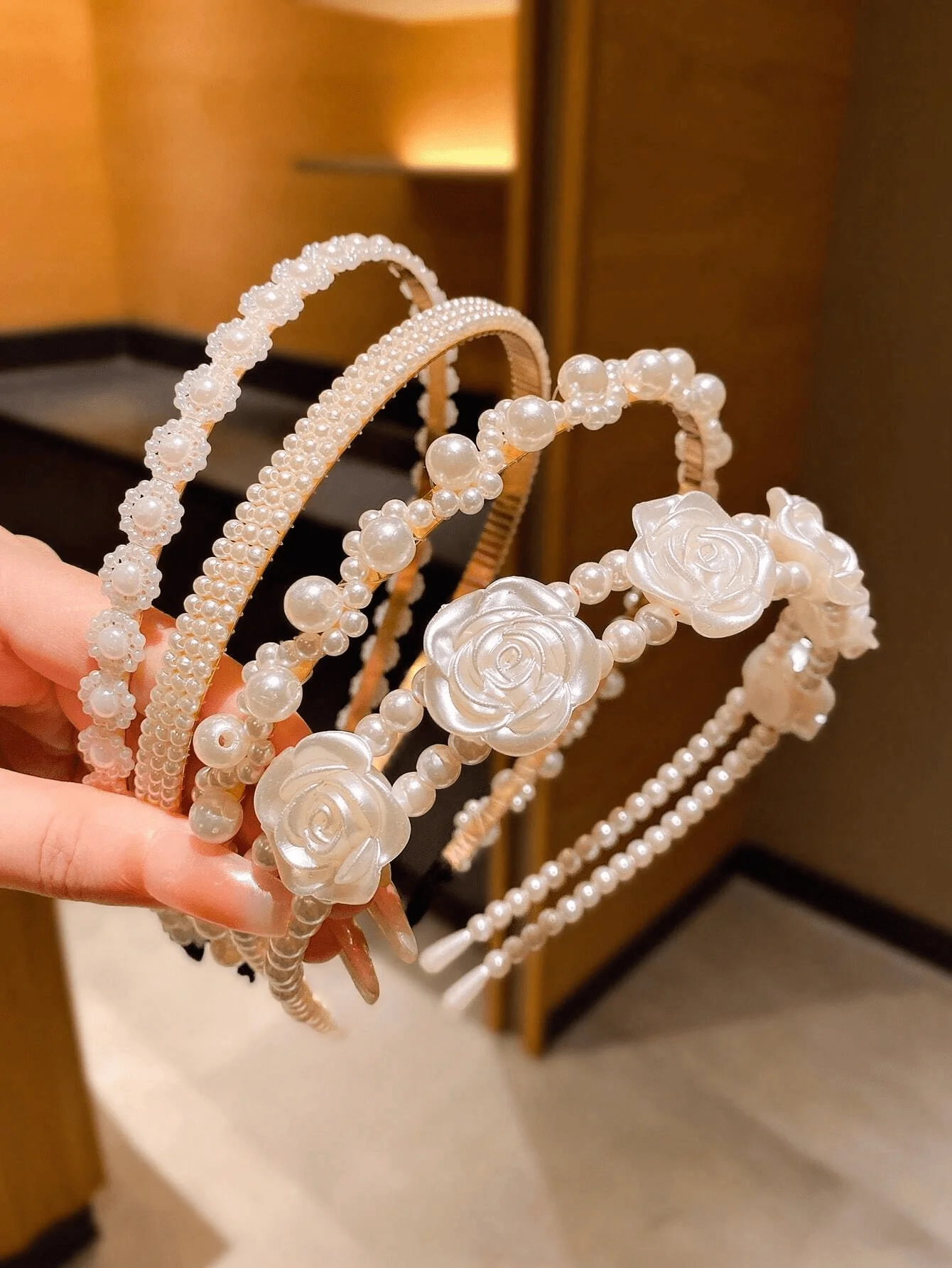 

Elegant multi style white imitation pearl alloy headband high-end coil hair headband headbandfor daily wear and hair accessories