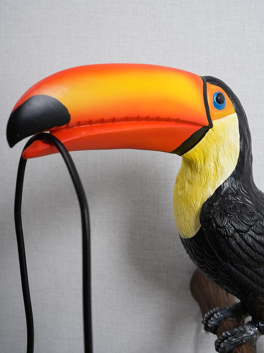 

Garden Bird Wall Lamp Figurines Toucan Resin Animals Model LED Wall Light for Bedroom Living Room Home Decor with Free Bulb