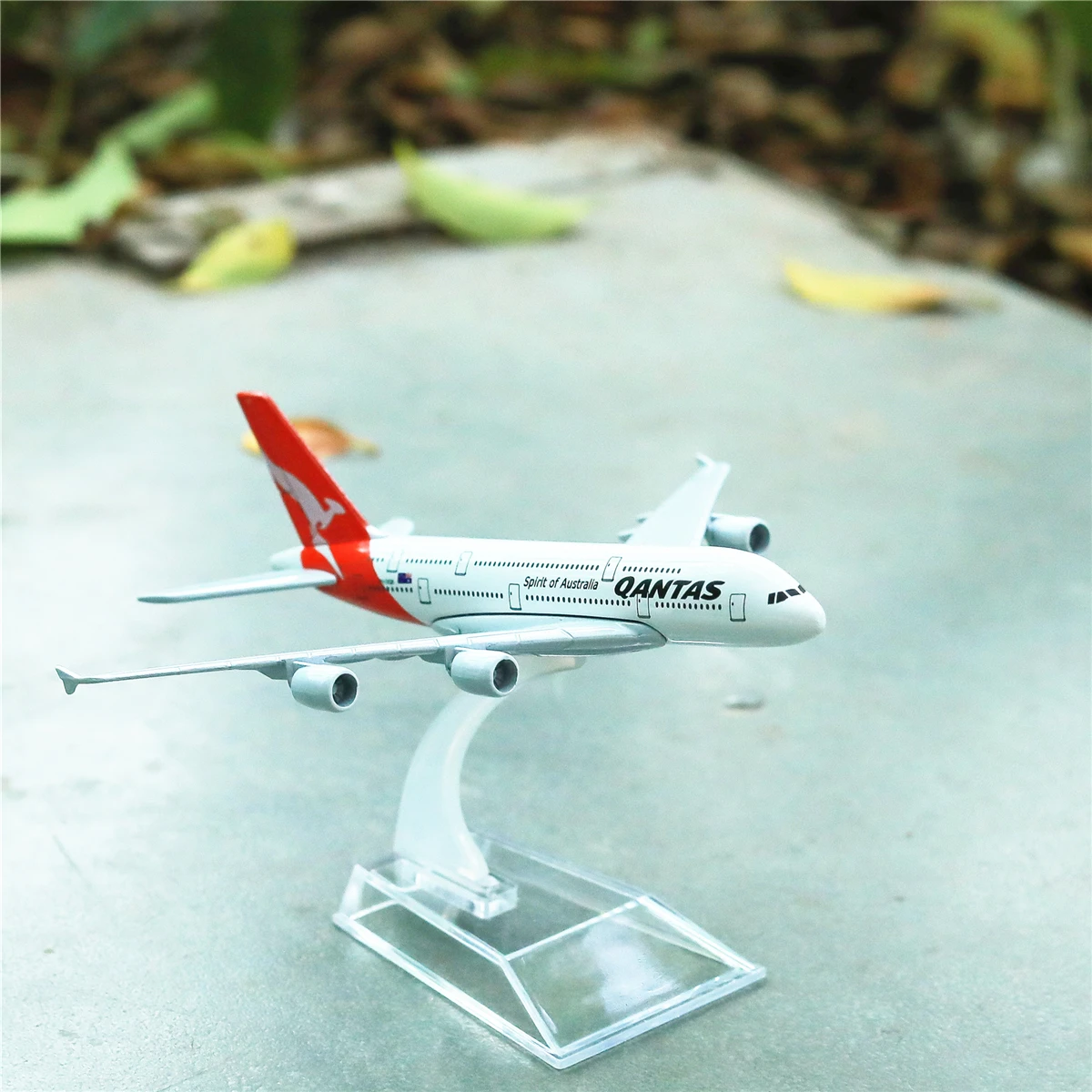 Scale 1:400 Metal Diecast Aviation Replica Aircraft Model Airplane Miniature Xmas Kids Home Office Room Decor Gift Ornament Toy