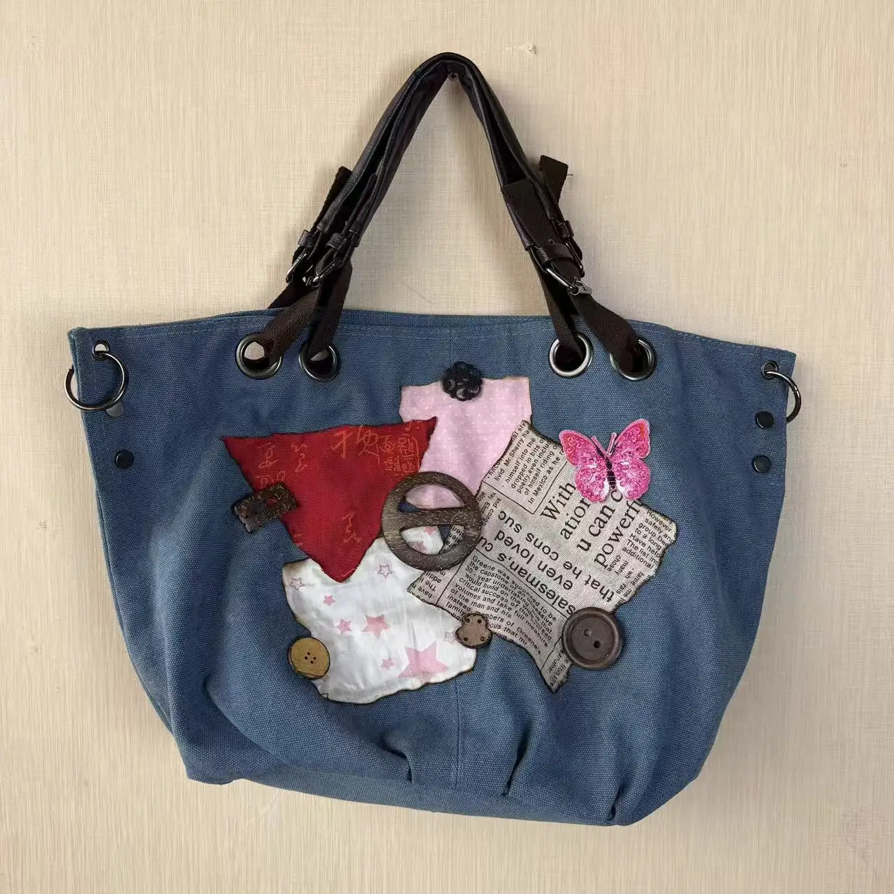 Original Designer Canvas-Tasche für Damen mit Nieten-Verzierung und Metall-Handgriff, Modische Schultertasche für Frauen – Detail 2