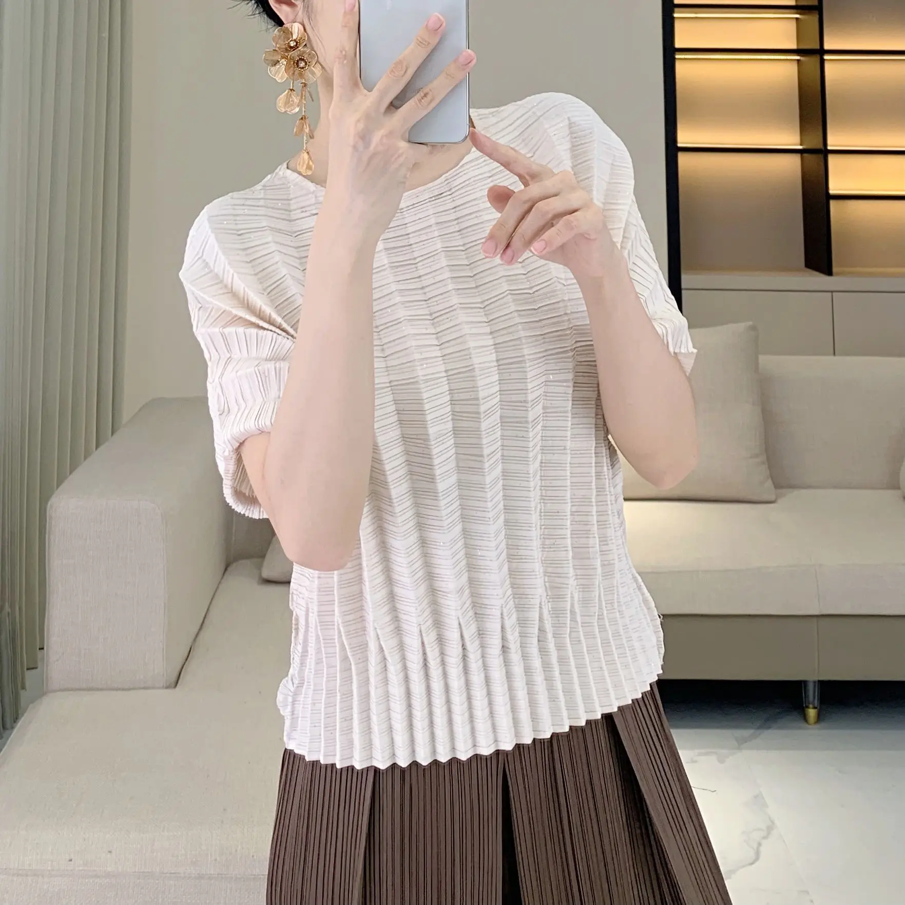 

Miyake плиссированная футболка, летняя новая плиссированная повседневная плиссированная футболка в вертикальную полоску, однотонные свободные топы со складками, женская одежда