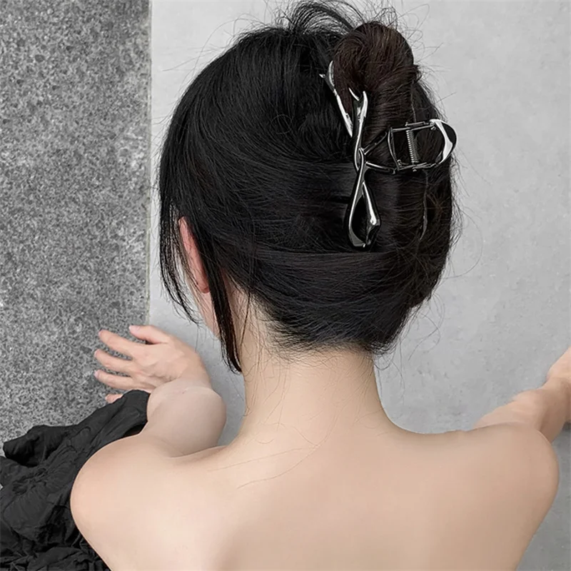 AISHG Y2k Bow Strap Hair Clips Women Korean Metal Geometric Grab Cawl Clips High Ponytail Grip Hairpin Girls Hair Accessories