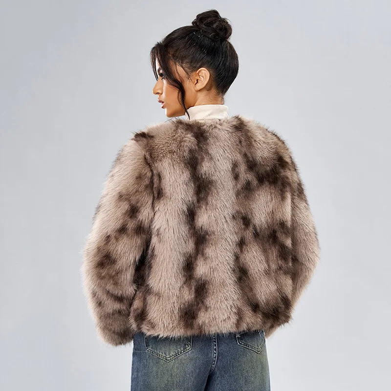 Round Neck Short Faux Fox Fur Coat Women Winter Fluffy Jacket Long Sleeves Artificial Plush Fur Coat Furry Overcoat Streetwear