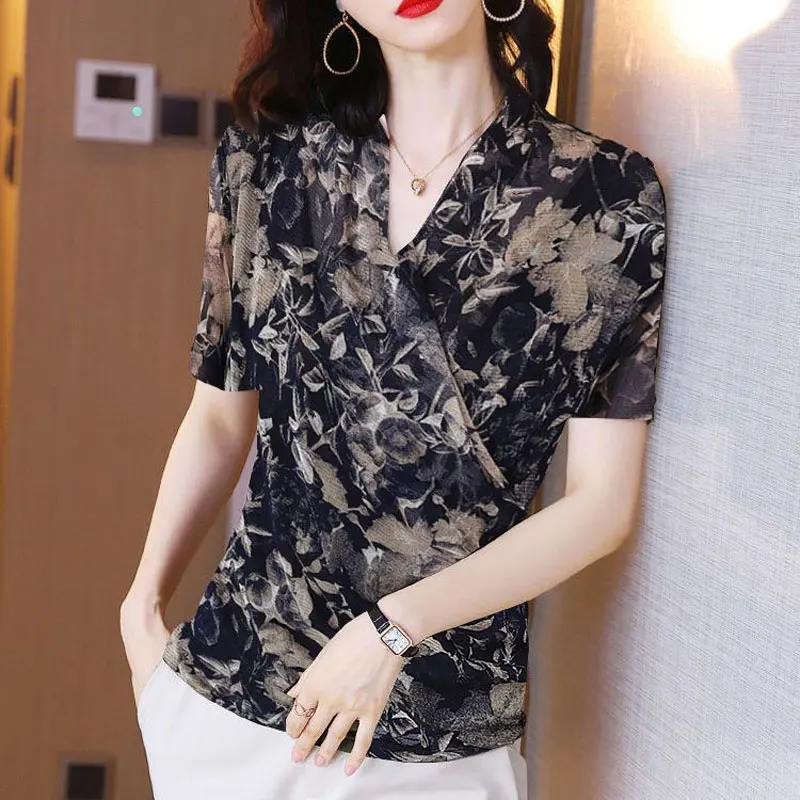 Summer Vintage Floral Printed Shirt Women\'s Clothing Commute V-Neck Slim All-match Casual Spliced Stylish Short Sleeve Blouse