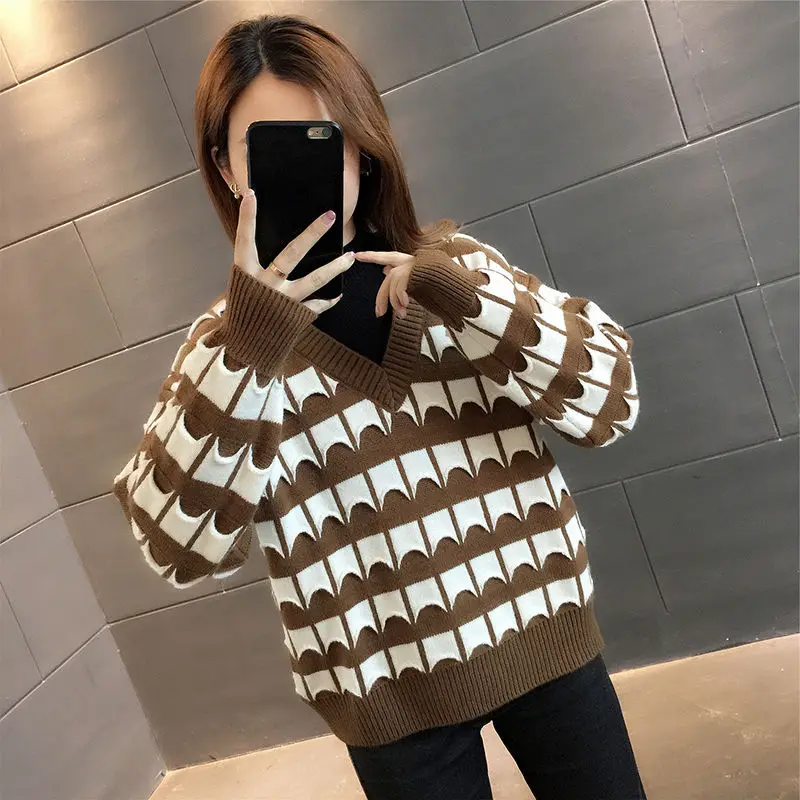 

Checkered Semi High Neck Sweater for Women, New Autumn and Winter Loose and Stylish Thick Knit Base Sweater