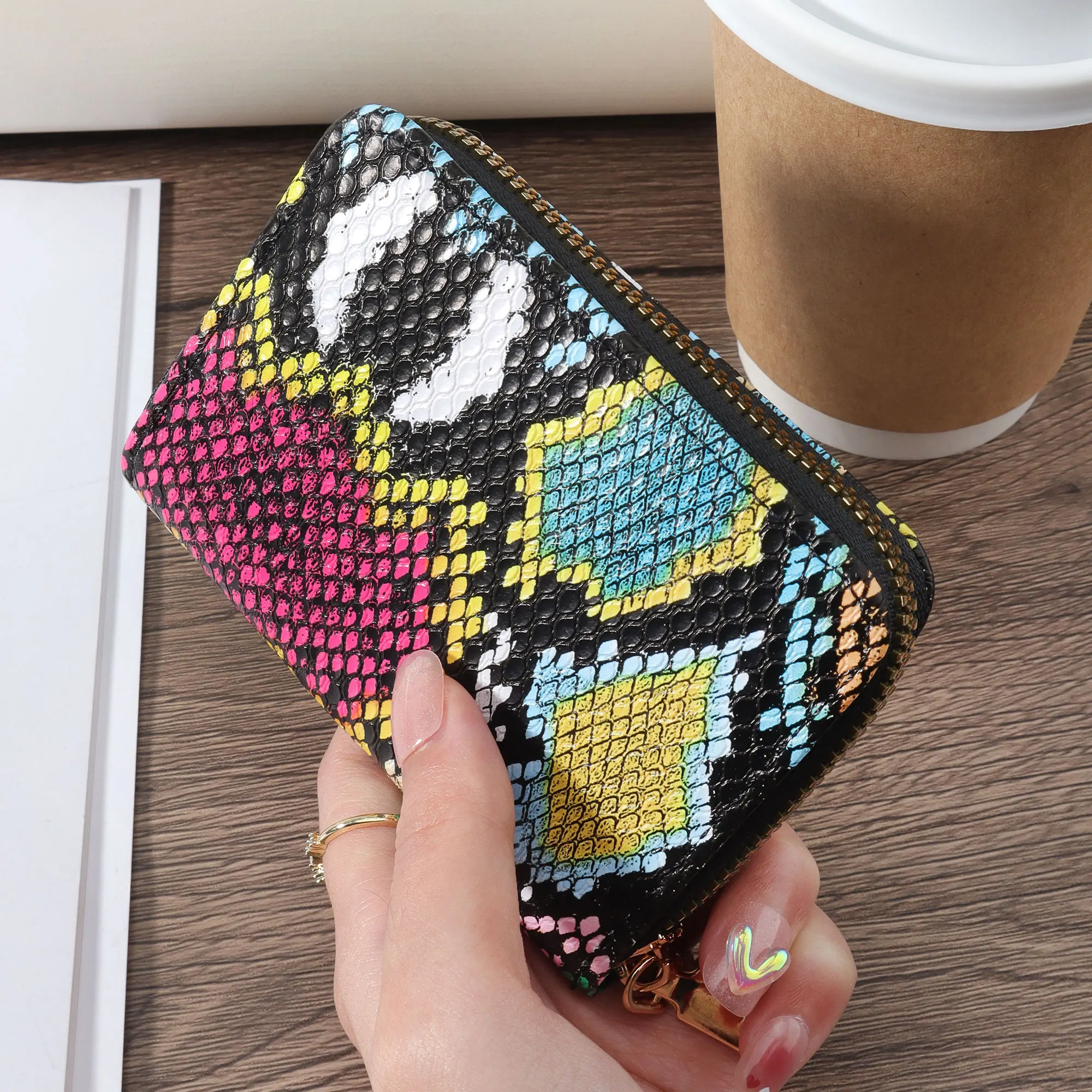 패셔너블하고 고품질의 신용카드 보관 가방, 여러 카드 슬롯이 있는 심플하고 캐주얼한 디자인, 동전 주변에 패셔너블한 지퍼