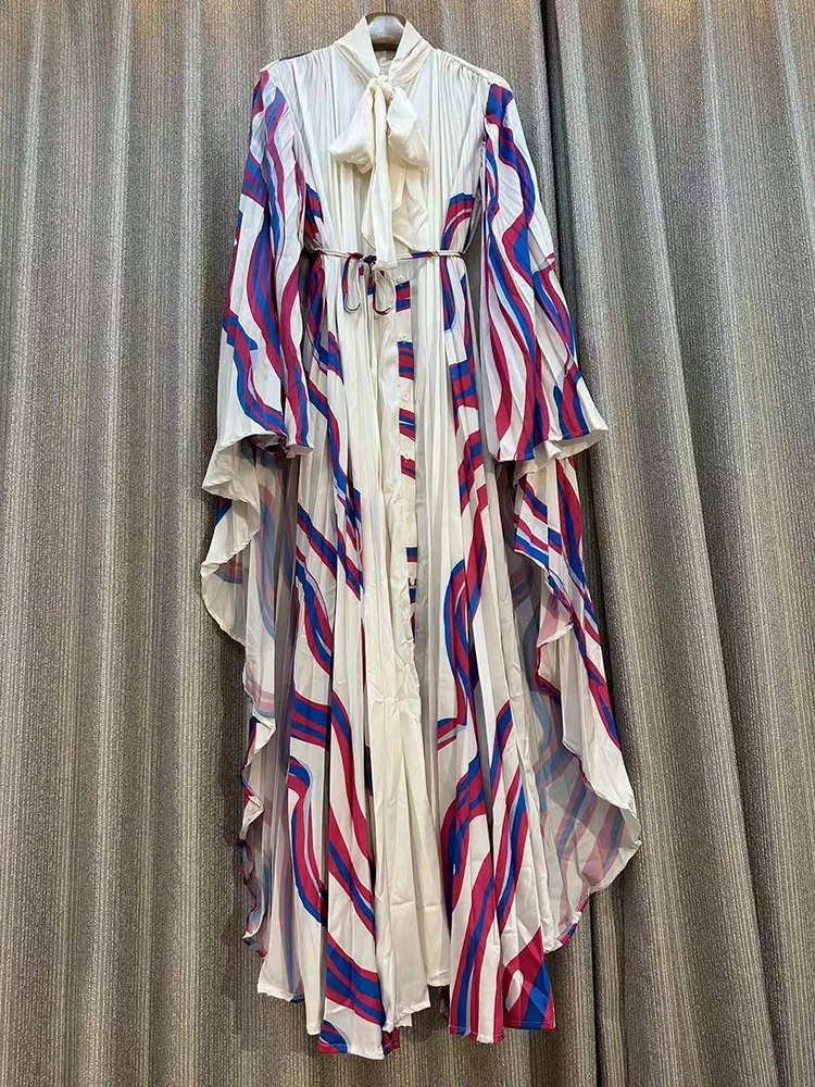 Sukienka damska z nadrukiem w stylu retro geometrycznym, kołnierzykiem w kształcie kokardy, zapinana na jeden guzik, z rękawami typu \"batwing\", bufiaste spódnice, luźna plisowana spódnica, kolekcja jesień 2025.