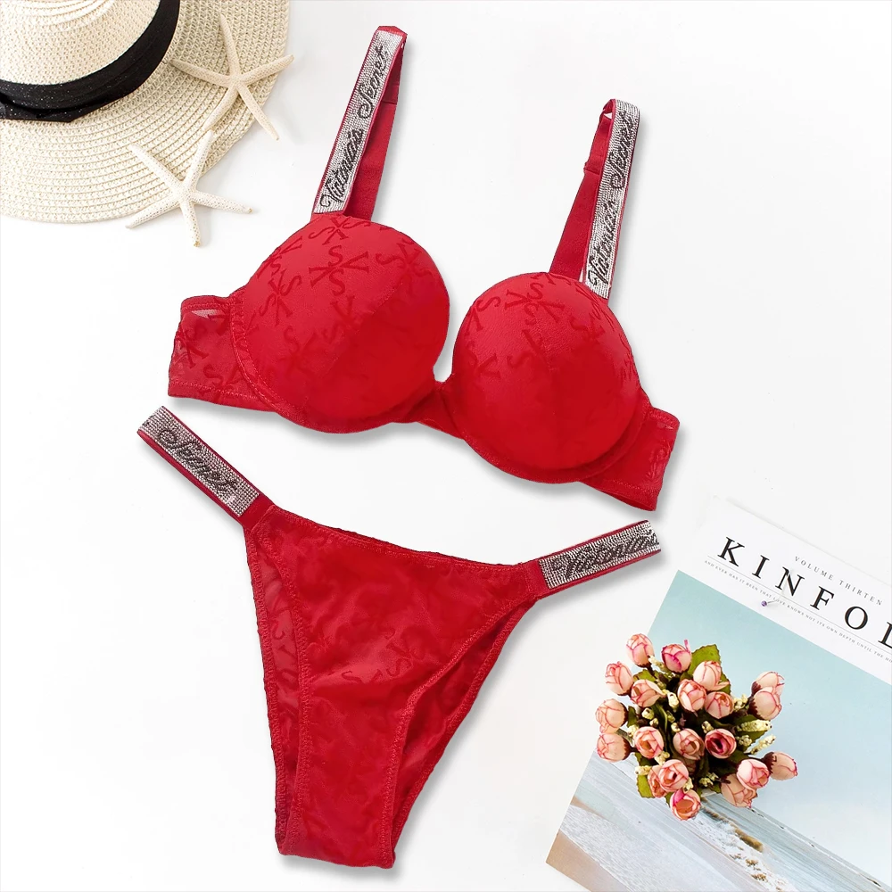 

Новый комплект женского сексуального кружевного белья 2026: бюстгальтер и трусики с узором в виде сердец, эластичные, дышащие