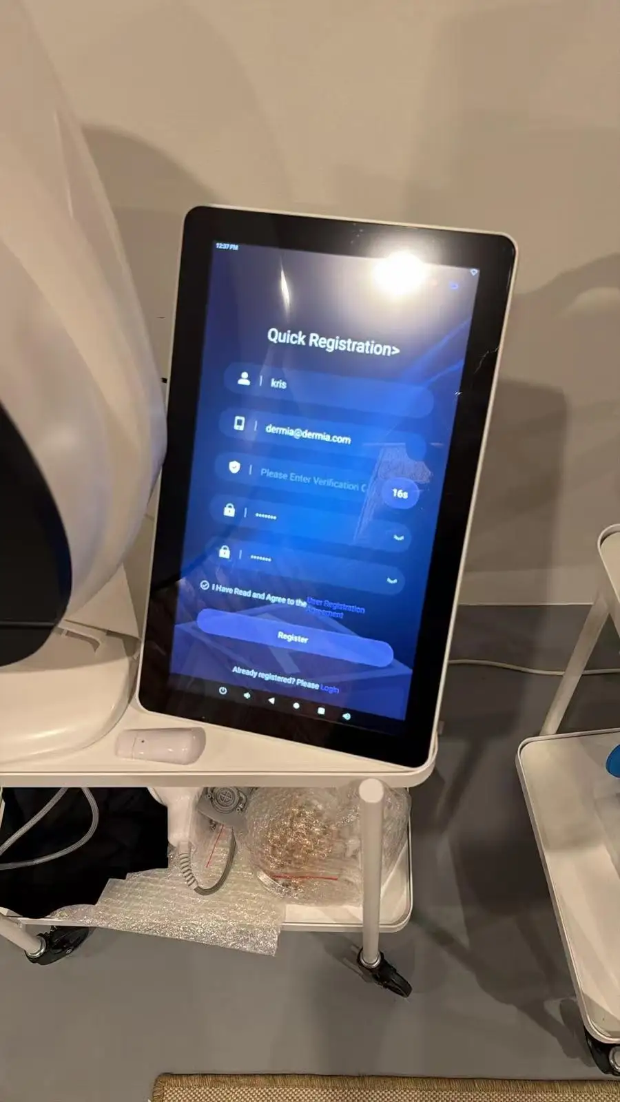 新入荷 3D AI 知能自動顔肌分析機 デジタル顔診断・肌分析装置