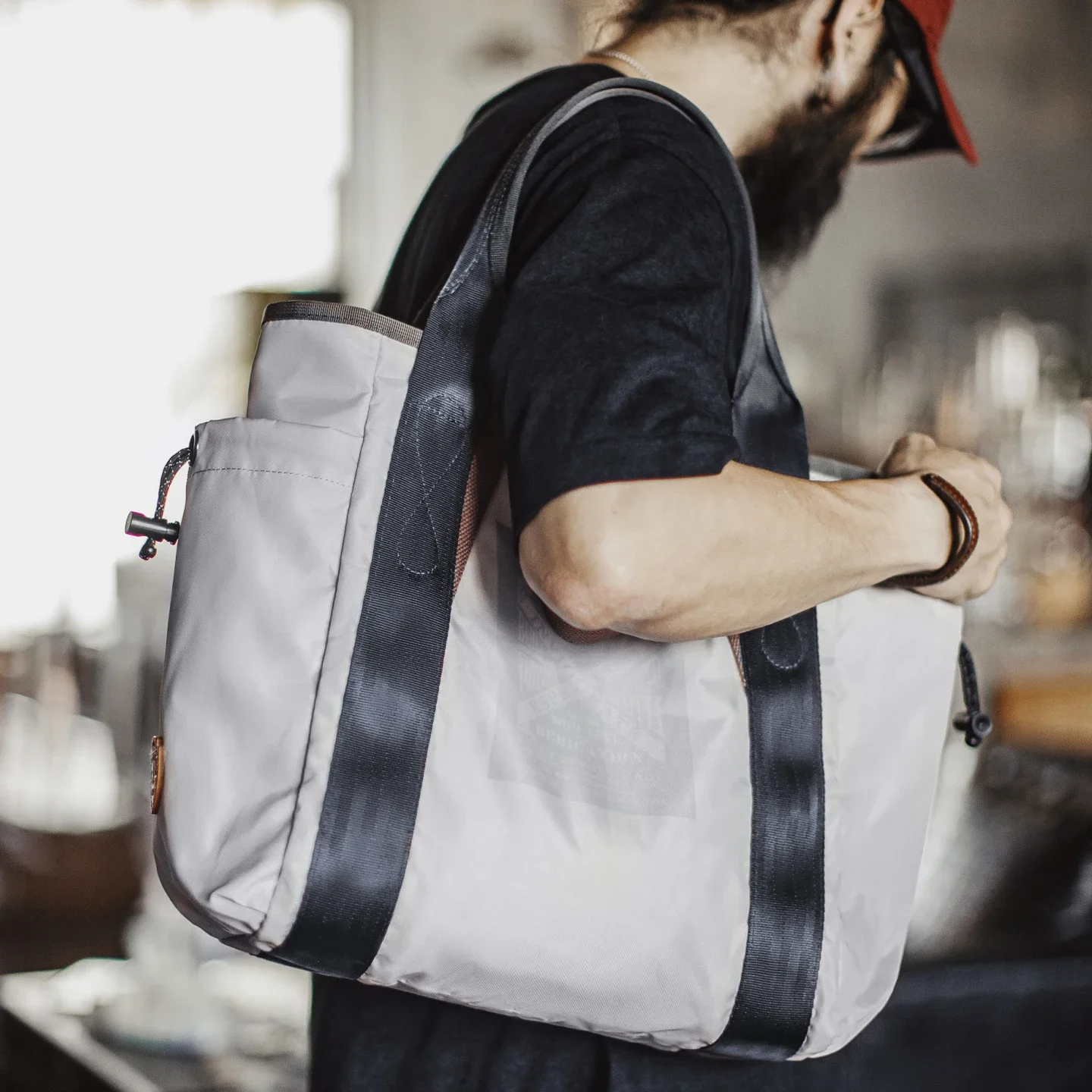 حقيبة يد Maden Vintage للرجال مقاومة للماء بسعة كبيرة للكمبيوتر المحمول وحقائب كتف متعددة الاستخدامات للسفر