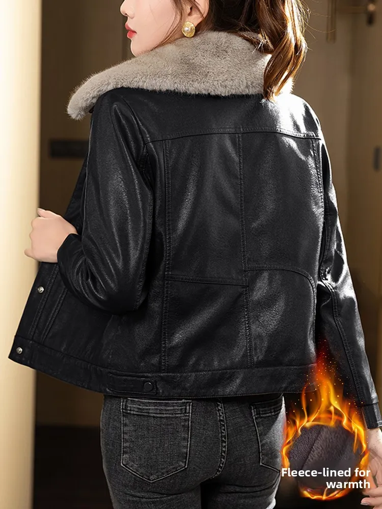 Jaqueta Curta de Couro PU Forrada com Lã para Mulheres, Nova Moda de Inverno, Jaqueta de Couro Versátil com ande Gola de Pe...