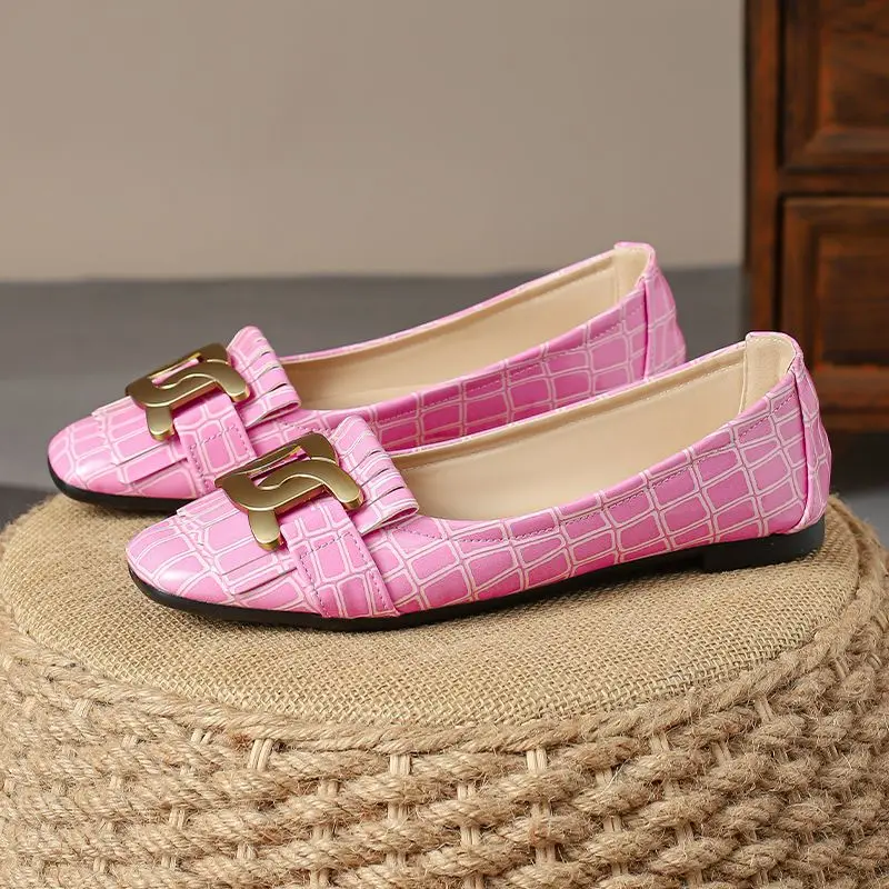 2024 New Metal Buckle Flat Loafers Temperament Grandma Shoes Retro Tassel Square Head Shallow Mouth Female Fashion Single Shoes