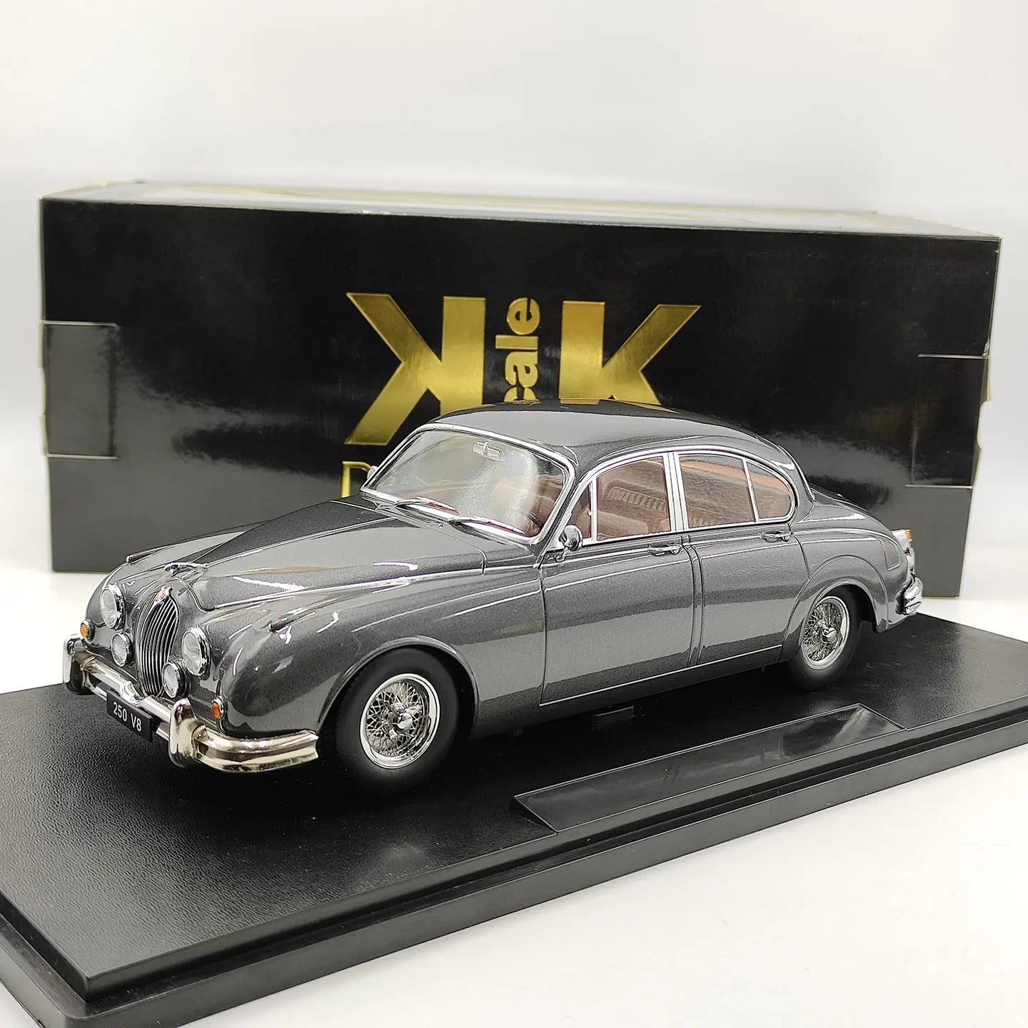 Diecast KK 1/18 Scale Jaguar Daimler 250 V8 LHD 1962 Alloy Car Model