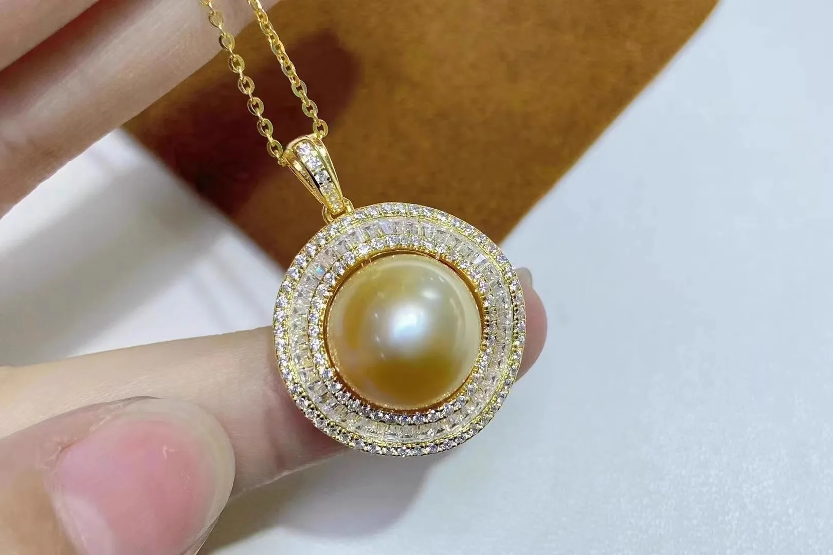 

Gorgeous AAAA++ 12-13mm Round south sea Golden pearl pendant necklace 18" 925 silver