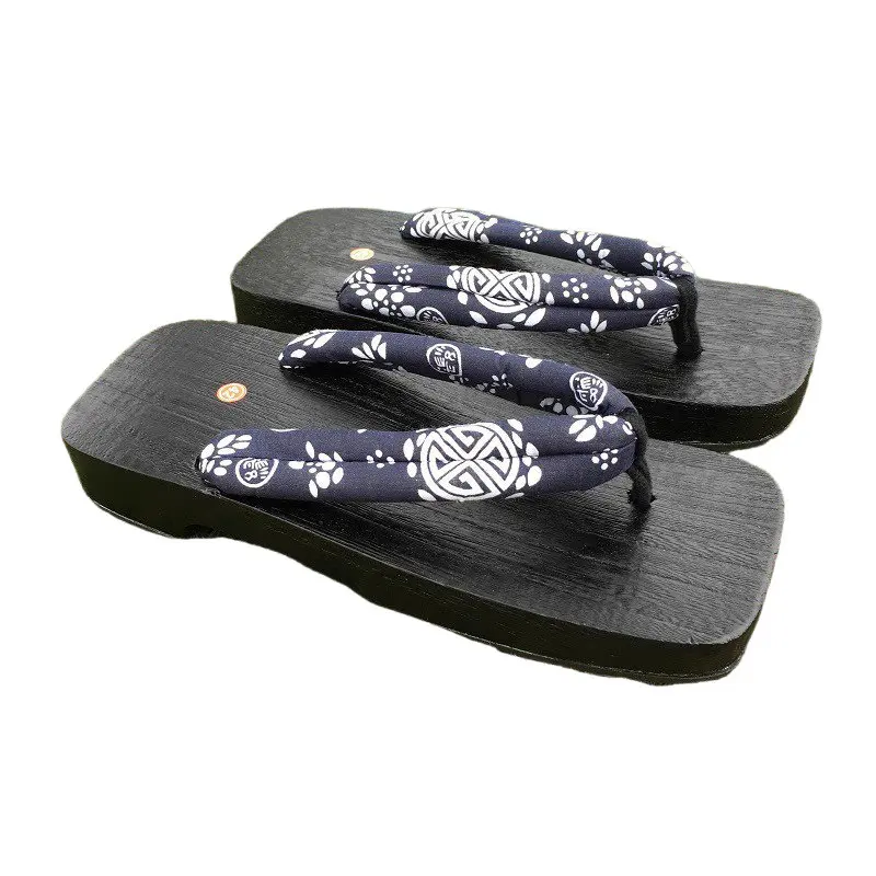 スクエアヘッドサムライアルファベットコスプレ靴忍者フラット下駄下駄黒木製ドラゴンストライプスリッパ夏のフリップフロップサンダル