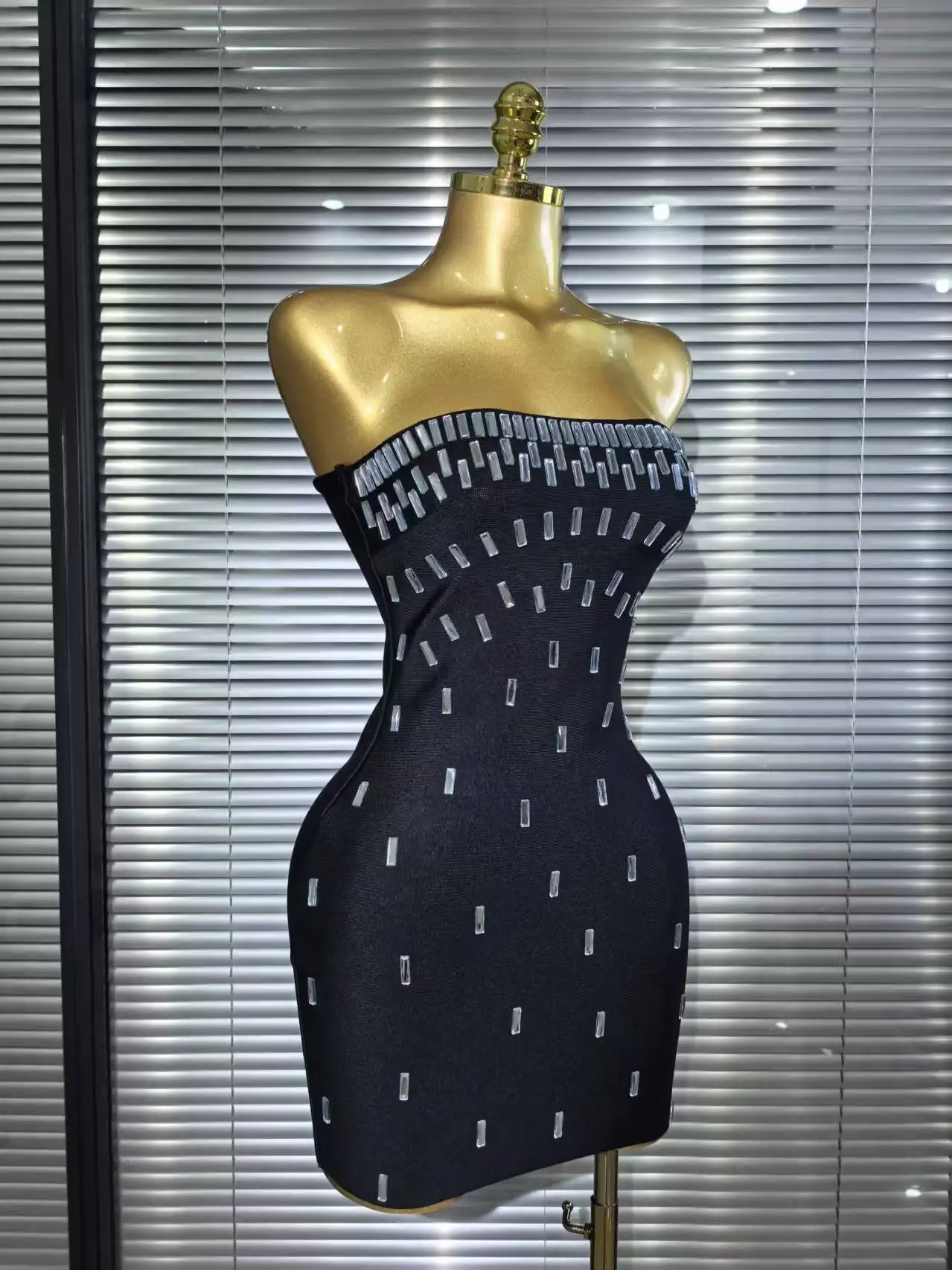 Topkwaliteit vrouwen sexy strapless stralende kristallen bodycon mini-bandagejurk elegante avondfeest cockail vakantie-outfit